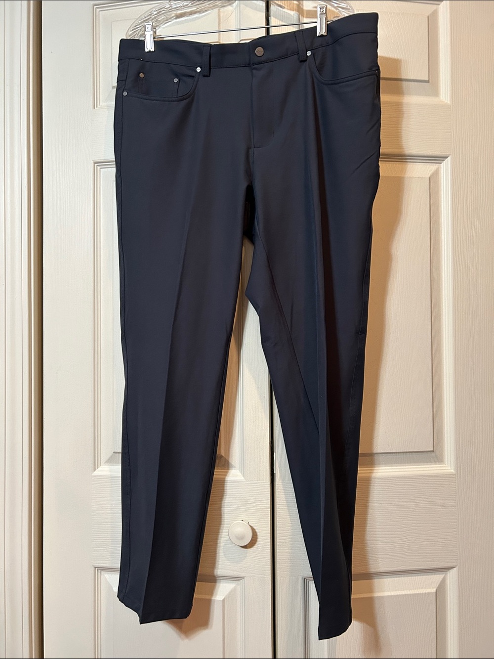 Greg Norman sz 36x30 Golf Pants - Classic Tailored Fit